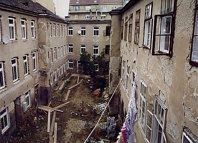 Innenhof vor der Sanierung, Neulerchenfelder Straße Ottakring