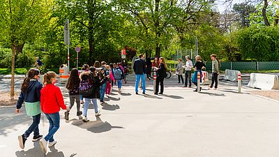 Schulvorfeld Märzstraße