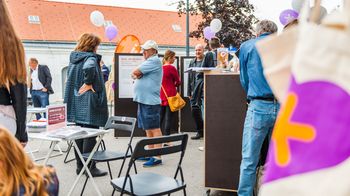 Beratungsgespräch beim Stadtteilcafé in Liesing.