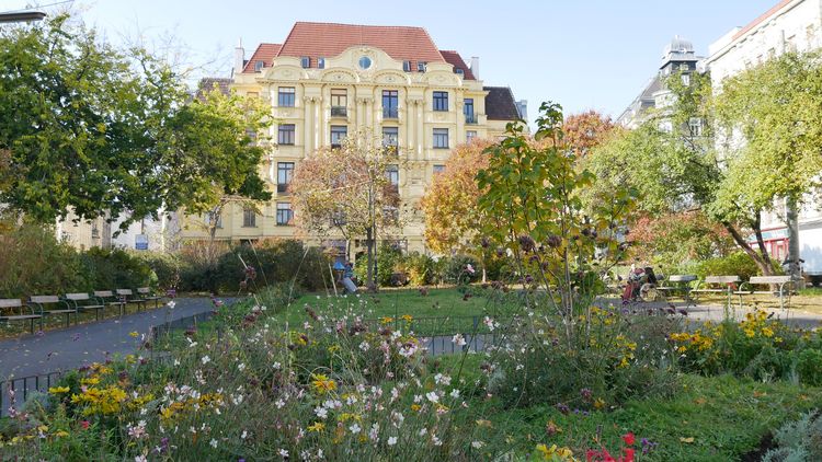 Aumannplatz im Herbst