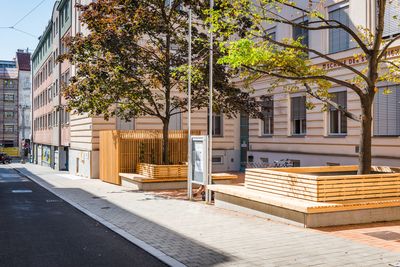 Schulvorplatz Kauergasse Schulvorplatz Kauergasse