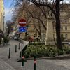 ein verschlungener Straßenzug mit Kopfsteinpflaster