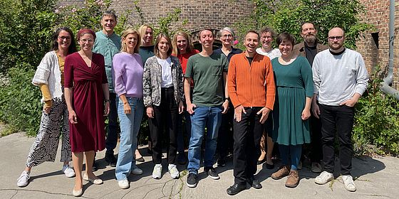 Team GB*: v.l.n.r.: Marilen Watzinger (Öffentlichkeitsarbeit), Margot Lehmann-Rosic, Laslo Vince, Claudia Lettner (Administration), Tamara Brajović-Coussell, Stefanie Simić, Clara Römhild, Thomas Leimer, Michaela Glanzer (Öffentlichkeitsarbeit), Florian Ritter (Projektleitung Stellvertretung), Christina Schneider (Projektleitung, Öffentlichkeitsarbeit), Ina Kozojed, Harald Figl, Severin König; nicht im Bild: Andrea Breitfuss (Auftragnehmerin), Lucas Fetz, Lea Rönsch, Manuel Seitzer