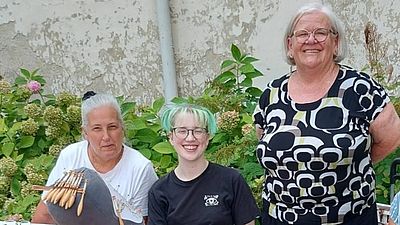 Klöppeln im Stadtteilbüro.