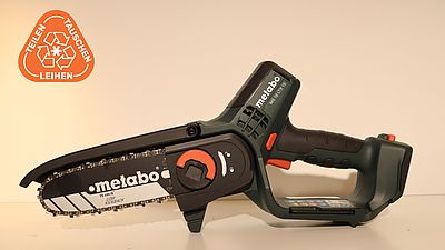 Auf dem Bild ist eine Astsäge zu sehen.