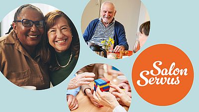 Sujet von Händen die Jenga spielen, einem älteren Herrn der plaudert und zwei Damen, die in die Kamera lachen. 