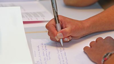 240627_Plaudertischerl_VHS-Basisbildung_Schreibstube_UStorsberg_unsplash