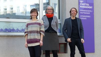 Anna Karner, Michaela Glanzer und Thomas Leimer vorm GB*Stadtteilmanagement