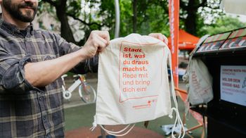Goodie Sackerl mit der Aufschrift: Stadt ist, was du draus machst.