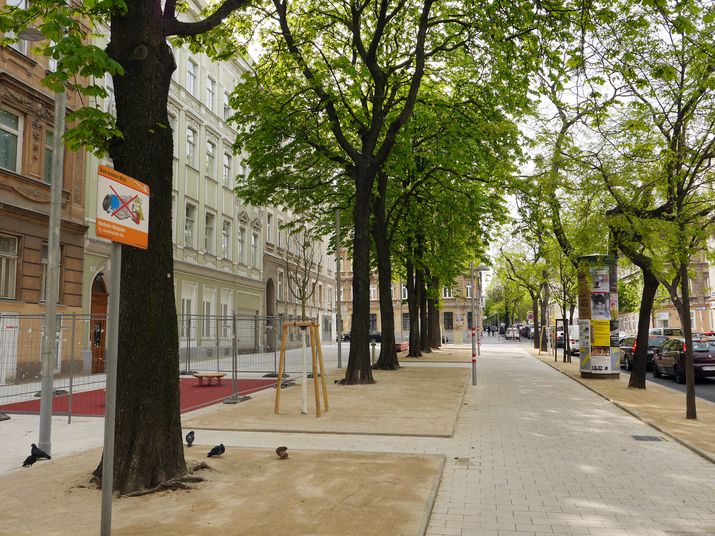 Die Koppstraße bietet nach der Umgestaltung mehr Platz für FußgängerInnen.