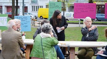 Die BewohnerInnen diskutierten mit, wie der Johann-Nepomuk-Berger-Platz in Zukunft aussehen soll.