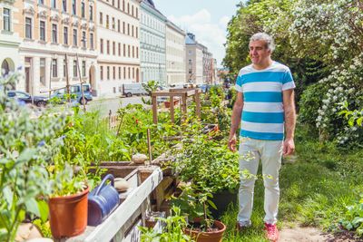 Farouk im Nachbarschaftsgarten Matznergarten