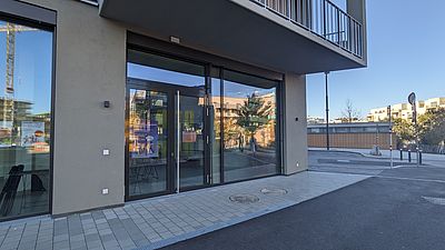 Ansicht GB*Stadtteimanagement Aspanggründe von außen.