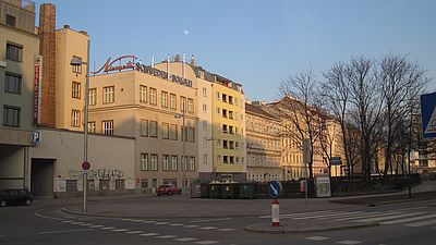 Ehemalige Niemetz-Fabrik im Abendlicht