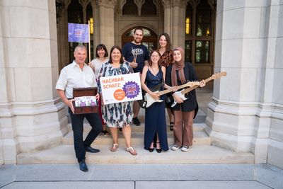 Gruppenbild Bezirksvorsteher-Stv Donaustadt Karl Gasta, Sandra Voser (GB*), Vizebürgermeisterin Kathrin Gaál, Bernhard (Jugendzentrum Hirschstetten), Leonie Bocek (Initiatorin Musikworkshop), Magdalena Hubauer (GB*), Seyma Erkus (Initiatorin Musikworkshop)